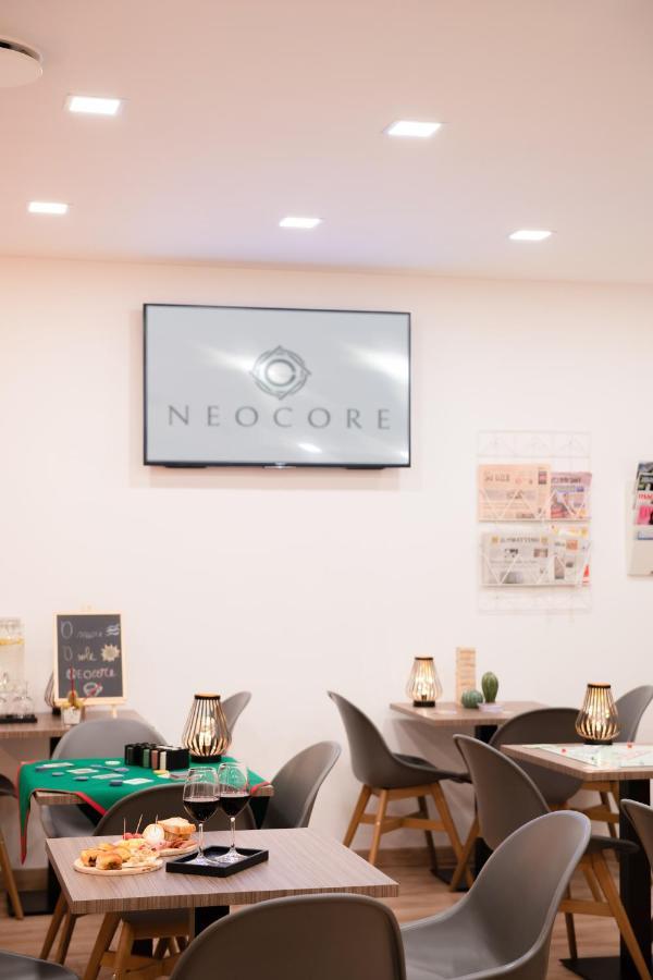 Neocore Couette-café 2*